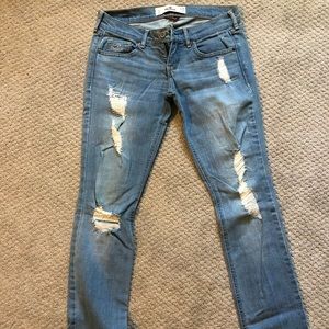Hollister destroyed Laguna skinny jeans